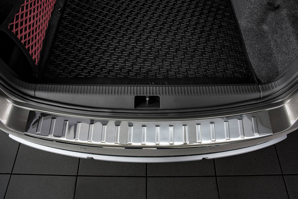 Lastskydd Skoda Octavia III Scout/ Active/ Ambition/ Edition/ Joy/ Elegance/ Style/ RS 2014–2020 – Silver satin – detaljbild 2