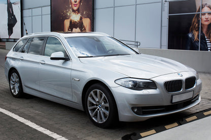 Lastskydd BMW 5 F11 touring 2010–2013, facelift 2013–2017 – Svart – detaljbild 3