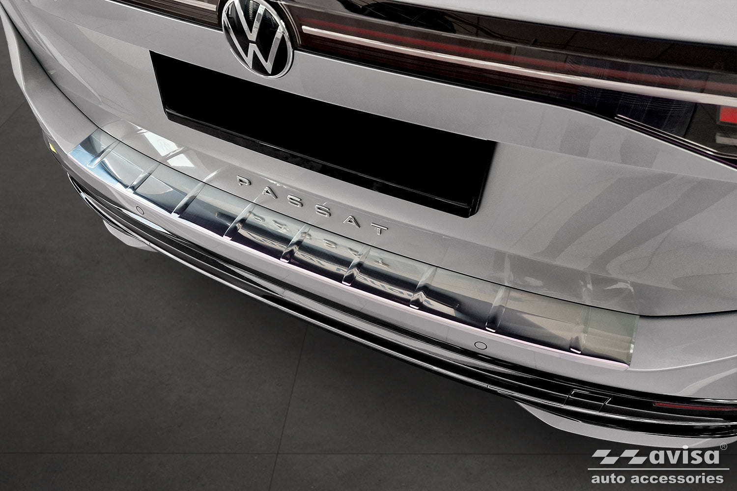 Lastskydd Volkswagen Passat B9 Variant/ R-line/ Hybrid 2024+ – Silver satin – detaljbild 3