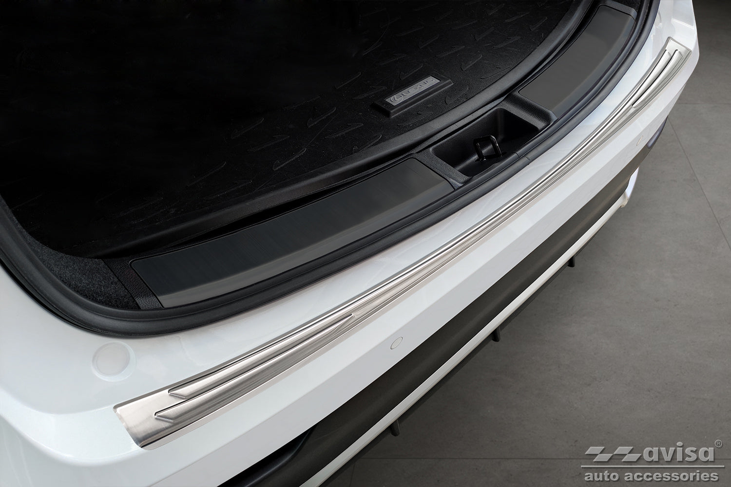 Lastskydd Lexus NX II (AZ20) 2021+ / Lexus RX 450 2025+ > – Silver satin – detaljbild 3