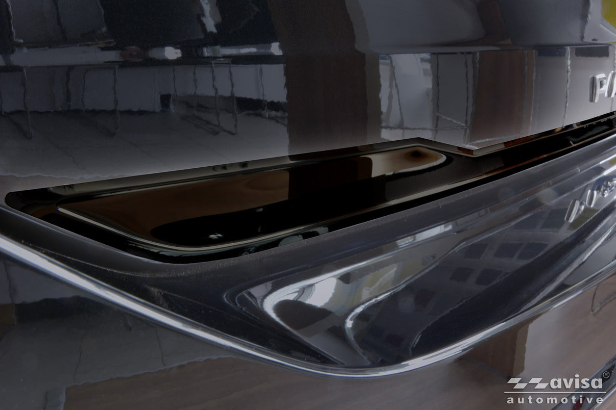 Bakluckelist Volkswagen Passat B9 Variant 2024+ – Spegelblank svart – detaljbild 3
