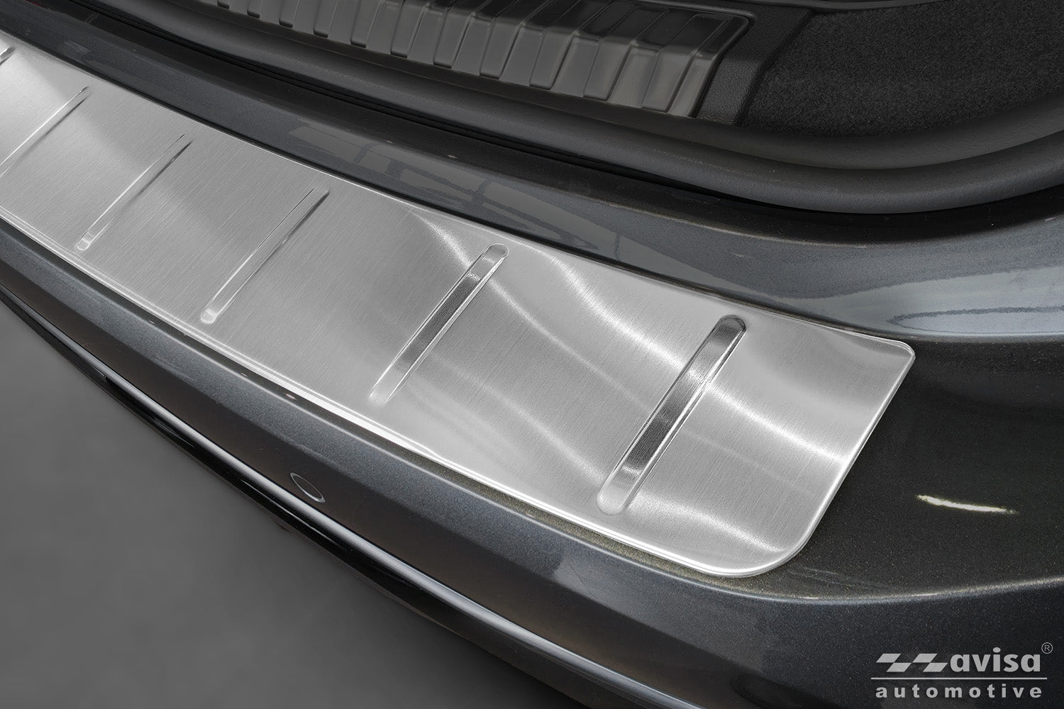 Lastskydd Audi A6 C9 Avant S-line 2025+ – Silver satin – detaljbild 3