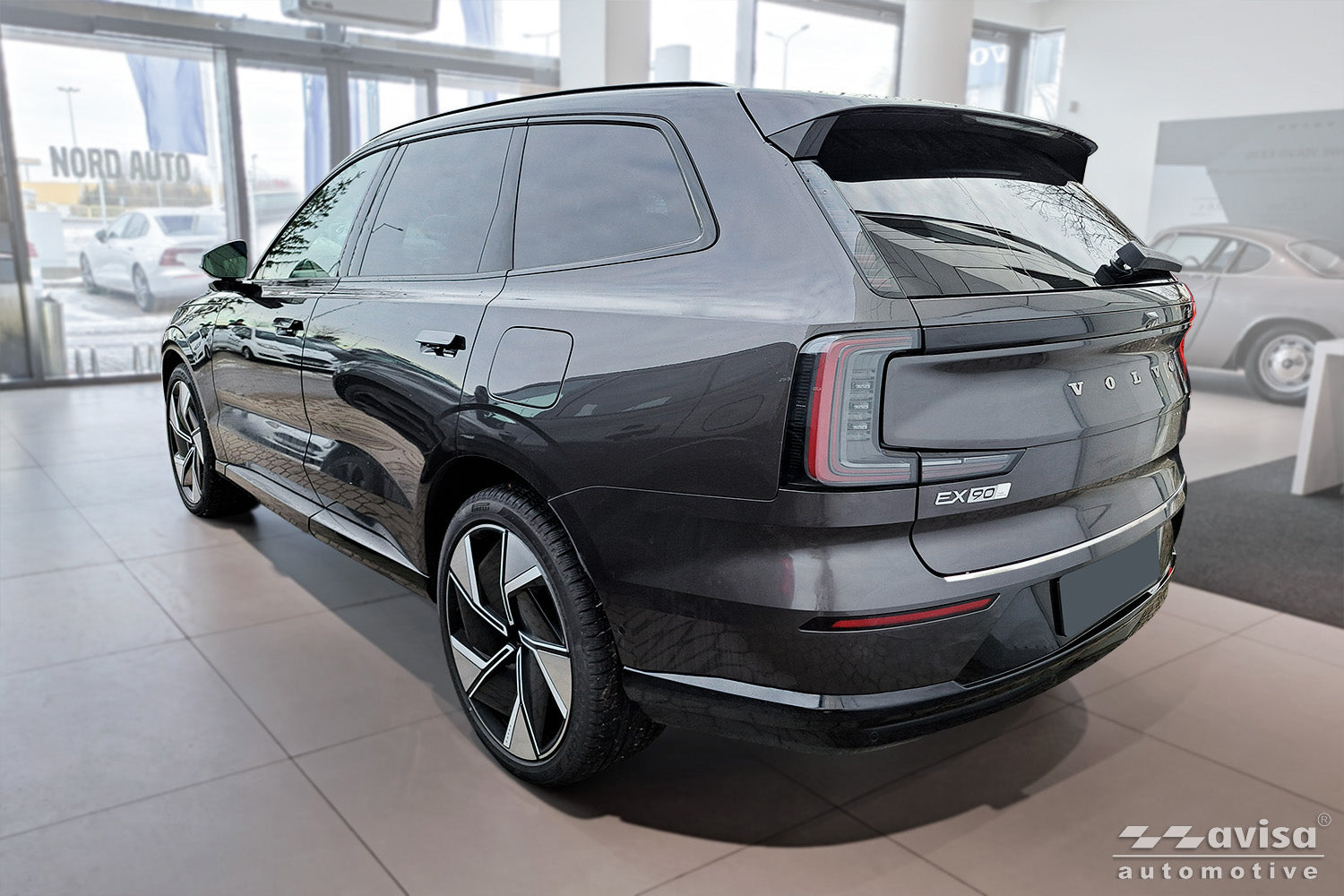 Lastskydd Volvo EX 90 2024+ – Silver satin – detaljbild 2
