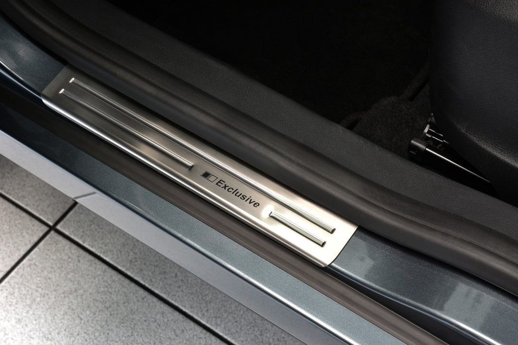Tröskelskydd Exclusive Skoda Yeti 2013+ – Silver satin