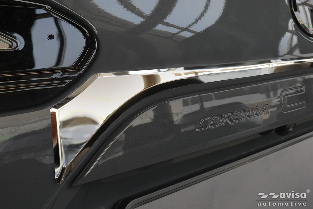 Bakluckelist Toyota Corolla Cross (XG1TJ) 2022–2025, facelift 2025+ – Spegelpolerat silver – detaljbild 3