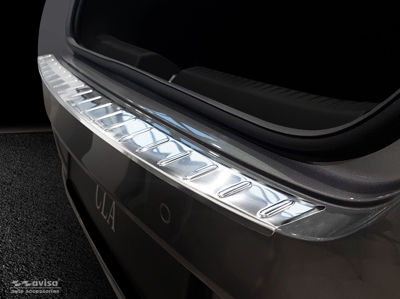 Lastskydd Mercedes Cla II Shooting Brake (X118) 2019–2025/ AMG-Line – Silver satin – detaljbild 2