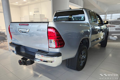 Bakre kant-/skyddslist Toyota Hilux VIII facelift 2020+ – Svart – detaljbild 2
