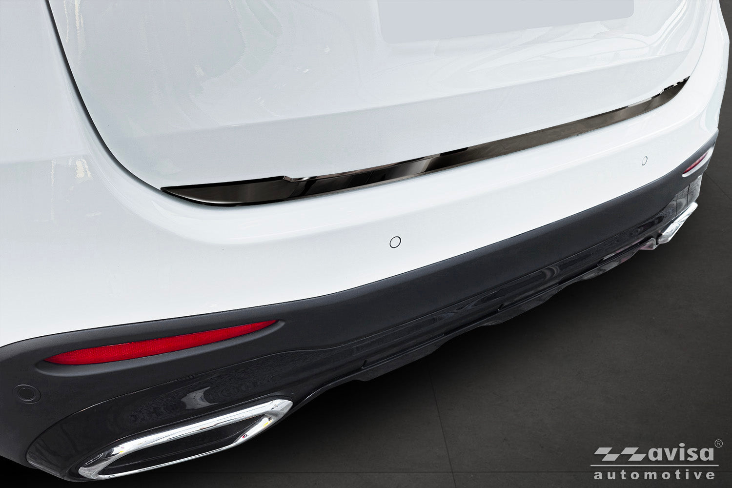 Bakluckelist Mercedes Glc II (X254) 2022+/ AMG – Spegelblank svart – detaljbild 3