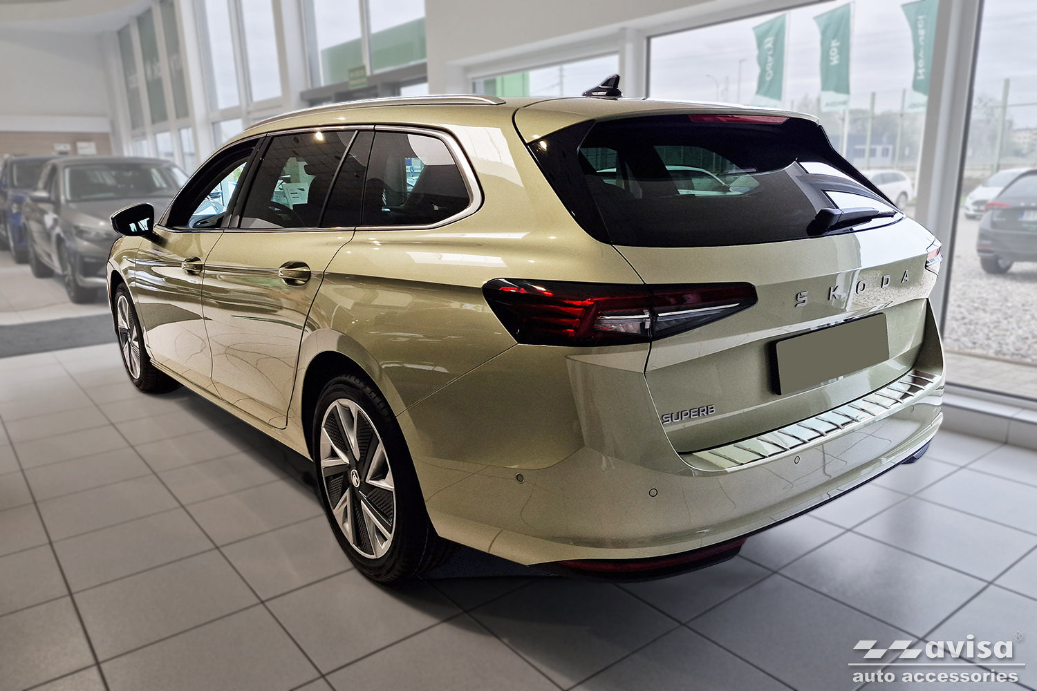 Lastskydd Skoda Superb IV Kombi 2024+ – Spegelpolerat silver – detaljbild 2