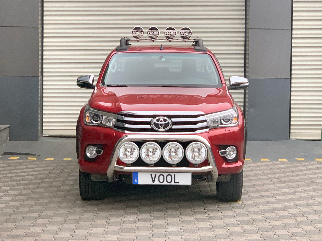 STOR QUADRO 76MM frontbåge – Toyota Hilux 2016 – 2018 – produktbild framifrån | ÖVRIGT