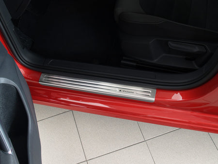 Tröskelskydd Exclusive Volkswagen Golf VII halvkombi/ variant 2012–2017, facelift 2017–2019 – Silver satin