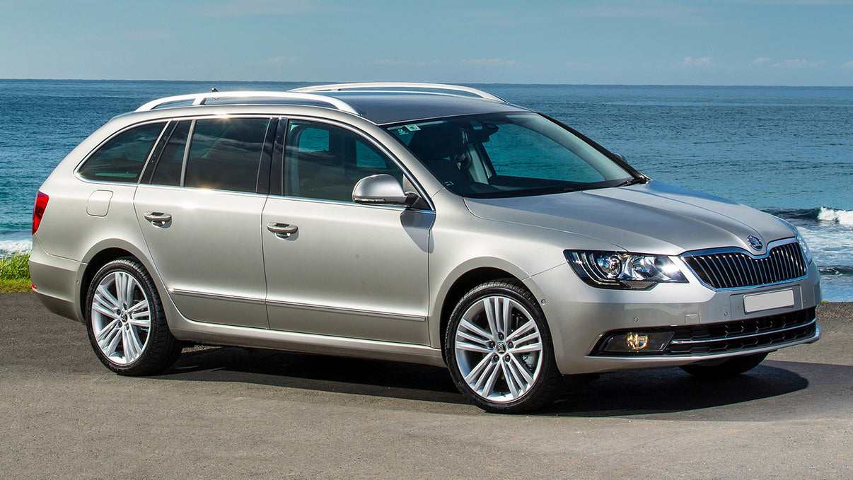Lastskydd Skoda Superb Kombi 2013–2015 – Svart – detaljbild 3