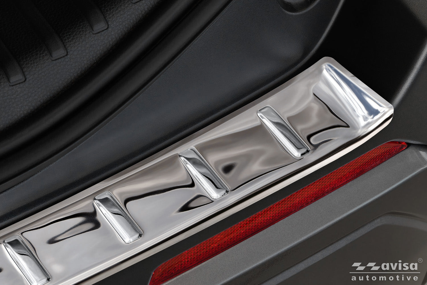 Lastskydd Toyota Rav 4 VI (XA6) 2026+ – Spegelpolerat silver – detaljbild 3