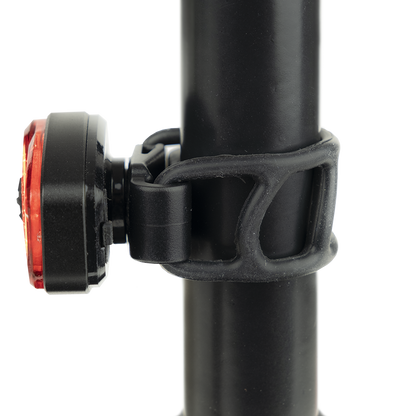 Smarter Bullit Cykellygte B200 RØD - 50lm - produkt set fra siden | SMARTERE