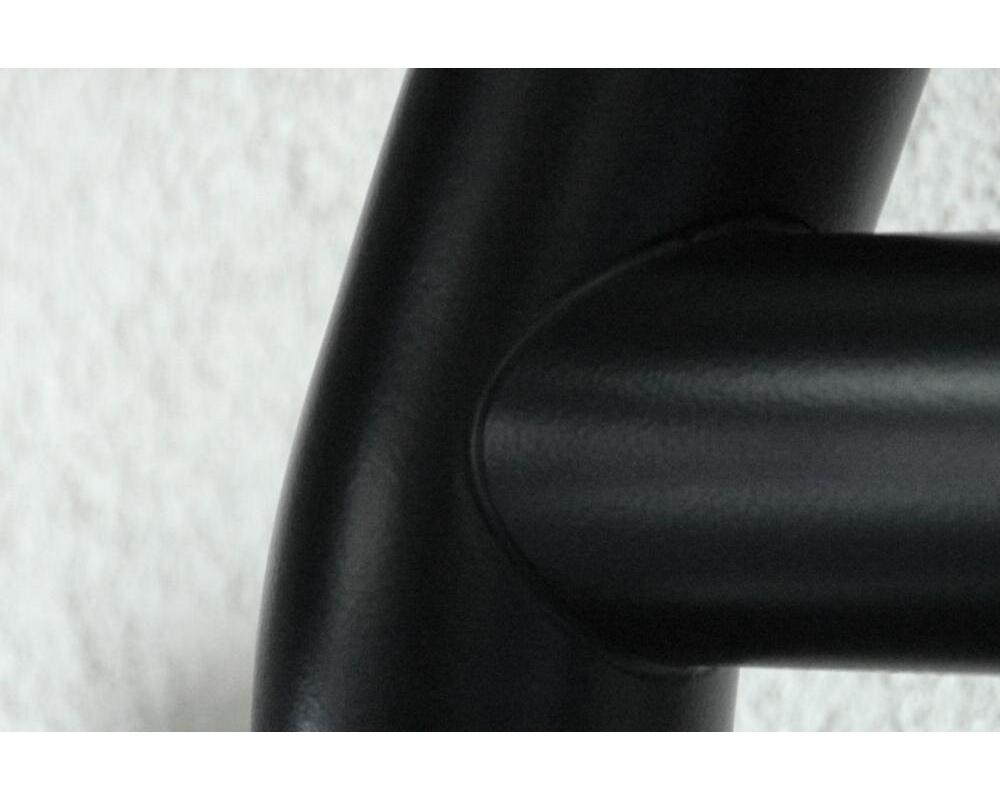 närbild på detaljer och material av MINDRE frontbåge [Svart] – VW Crafter 2017 – Voolbar