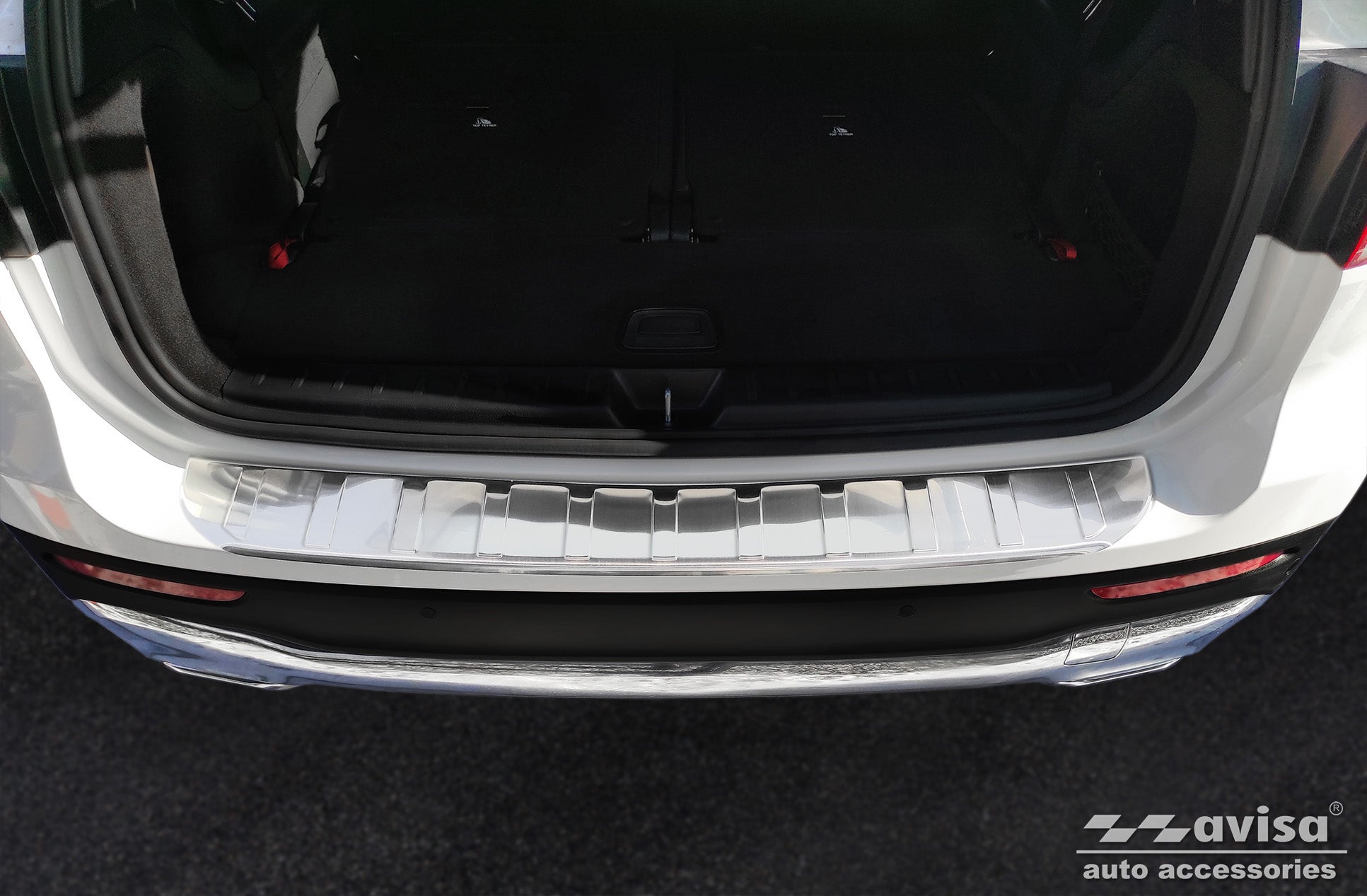 Lastskydd Mercedes Glb (X247) crossover 2019–2025/ Mercedes Glb AMG (X247) 2019–2025 – Silver satin – detaljbild 3