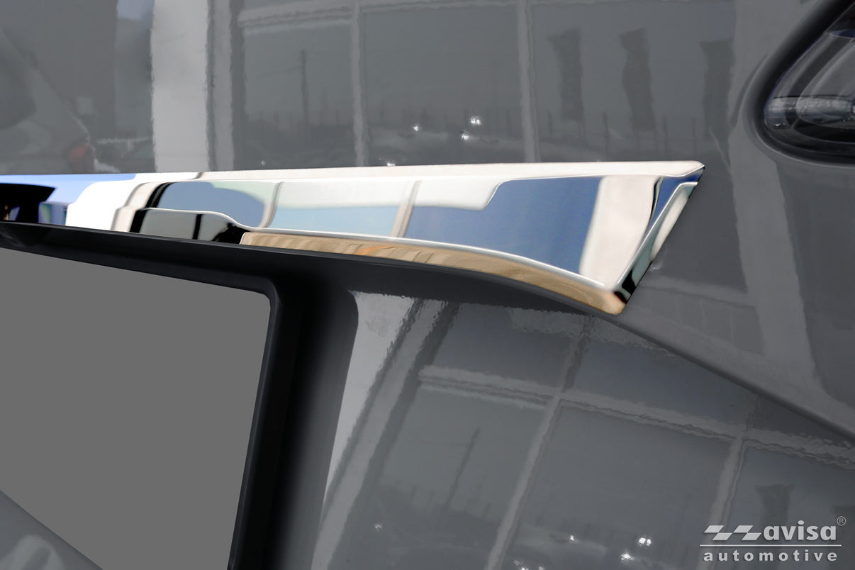Bakluckelist Skoda Karoq facelift 2022+ – Spegelpolerat silver – detaljbild 3