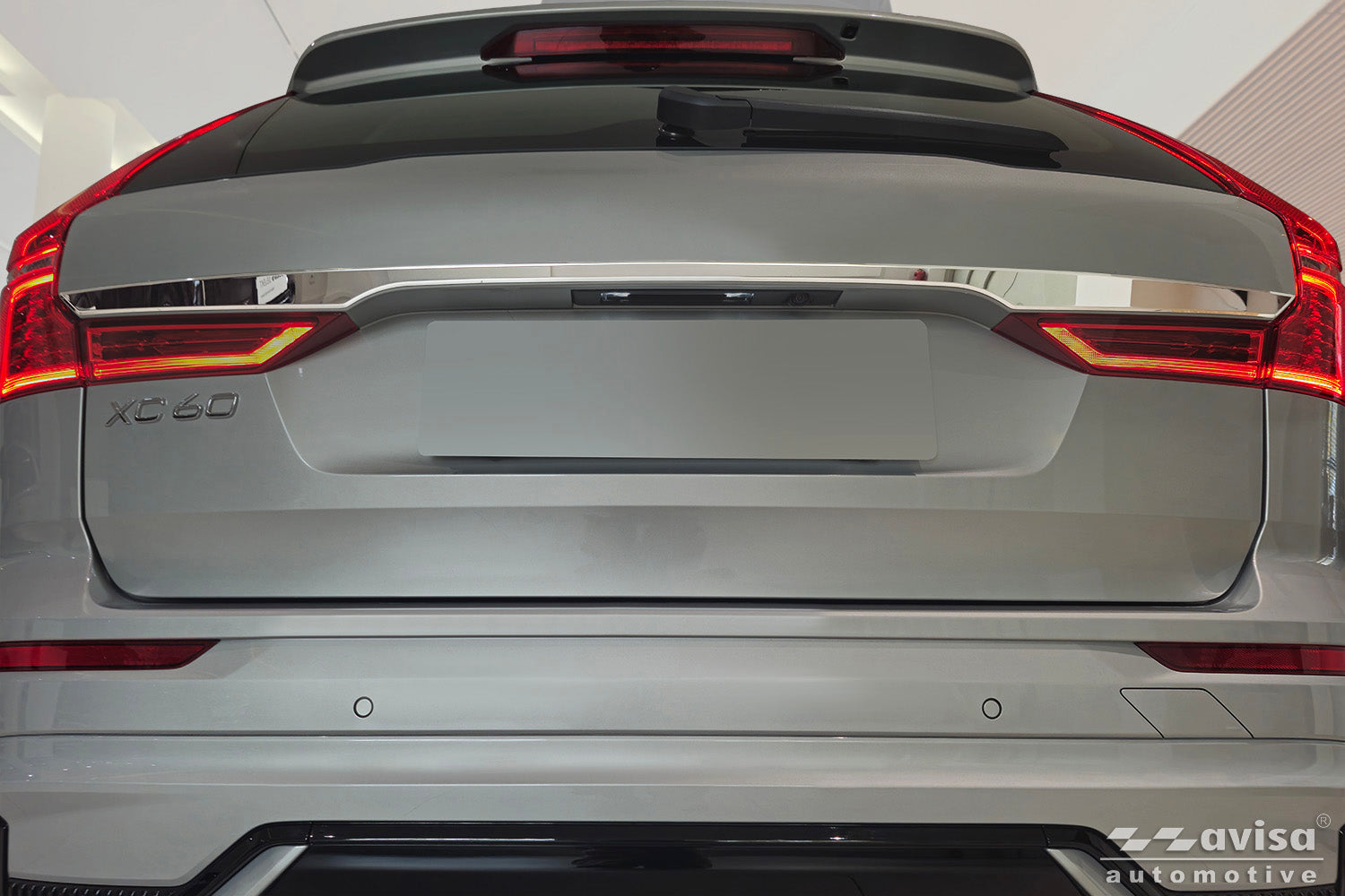 Bakluckelist Volvo XC60 II/ XC60 II R-Design 2017+facelift 2021, facelift 2021+/ Plug-In Hybrid 2019+facelift 2021… – Spegelpolerat silver – detaljbild 3