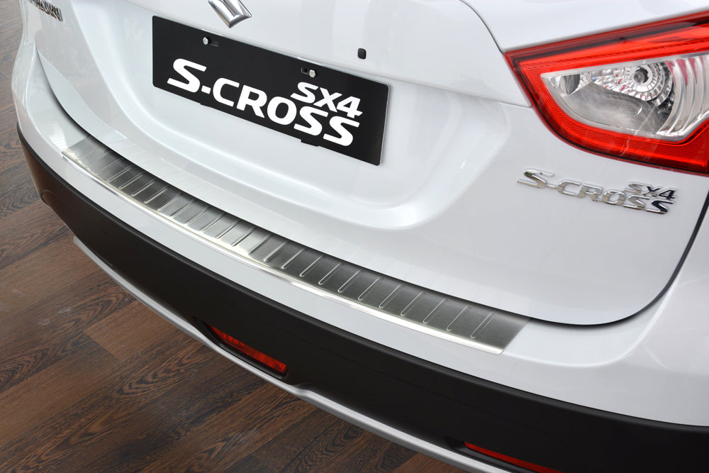 Lastskydd Suzuki SX4 S-Cross 5-dörrars 2013–2021 – Silver satin – detaljbild 3