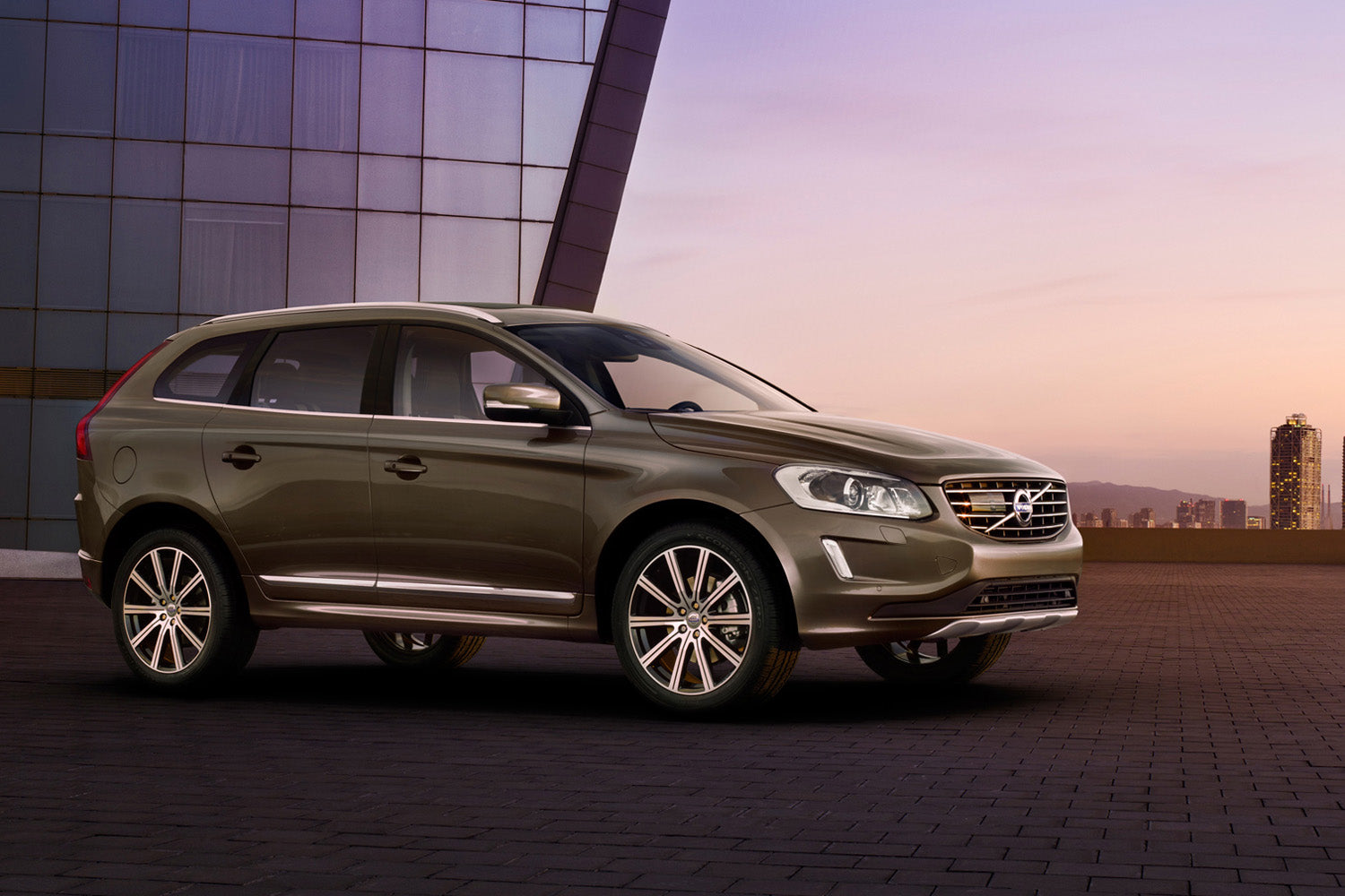 Lastskydd Volvo XC60 2013–2017 – Spegelblank steel,Svart Kolfiber – detaljbild 2
