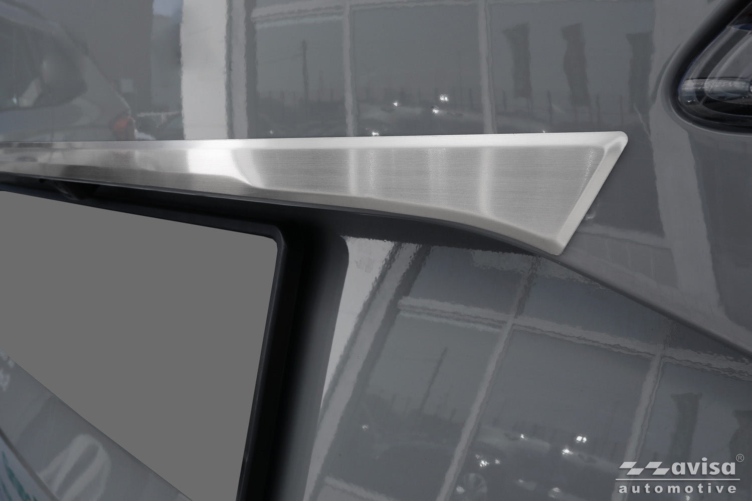 Bakluckelist Skoda Karoq facelift 2022+ – Silver satin – detaljbild 3