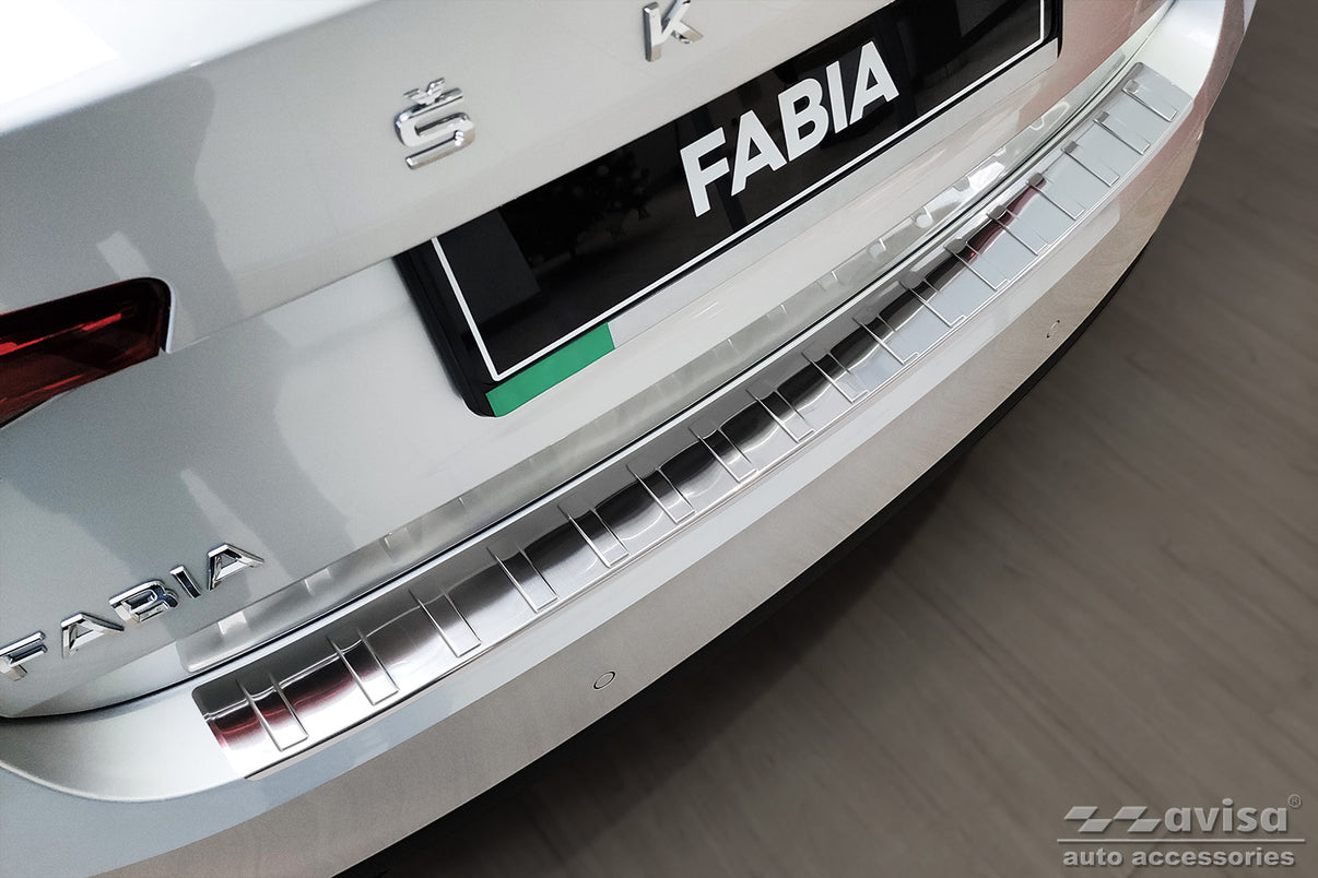 Lastskydd Skoda Fabia IV halvkombi 2021+ – Silver satin – detaljbild 3