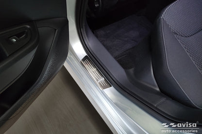 Tröskelskydd Lines Skoda Fabia IV halvkombi 2021+ – Silver satin – detaljbild 2
