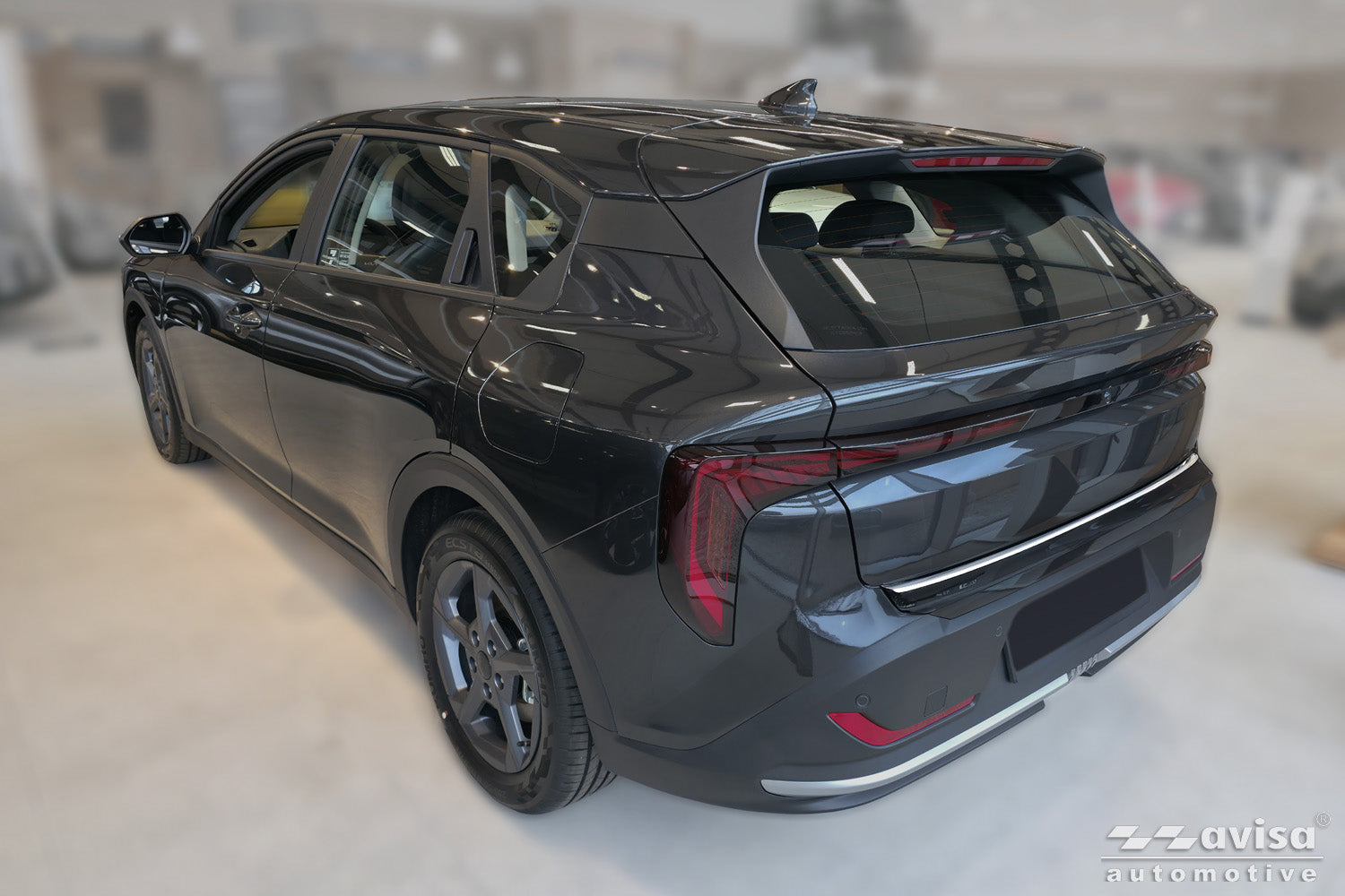 Lastskydd Kia K4 2025+ – Silver satin – detaljbild 2