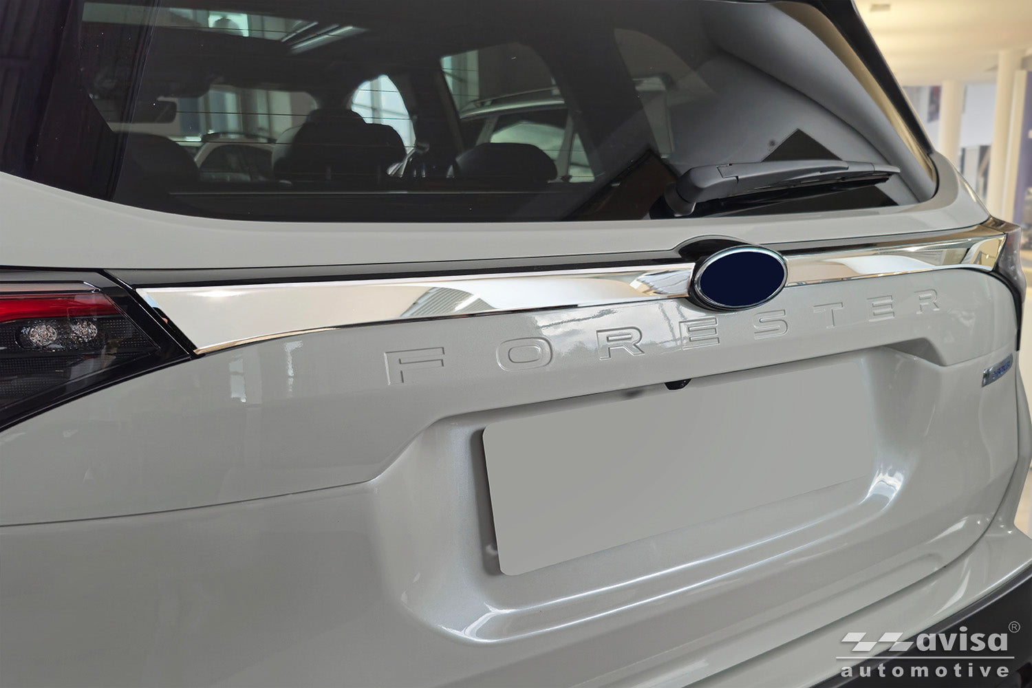 Bakluckelist Subaru Forester VI 2024+ – Spegelpolerat silver – detaljbild 3
