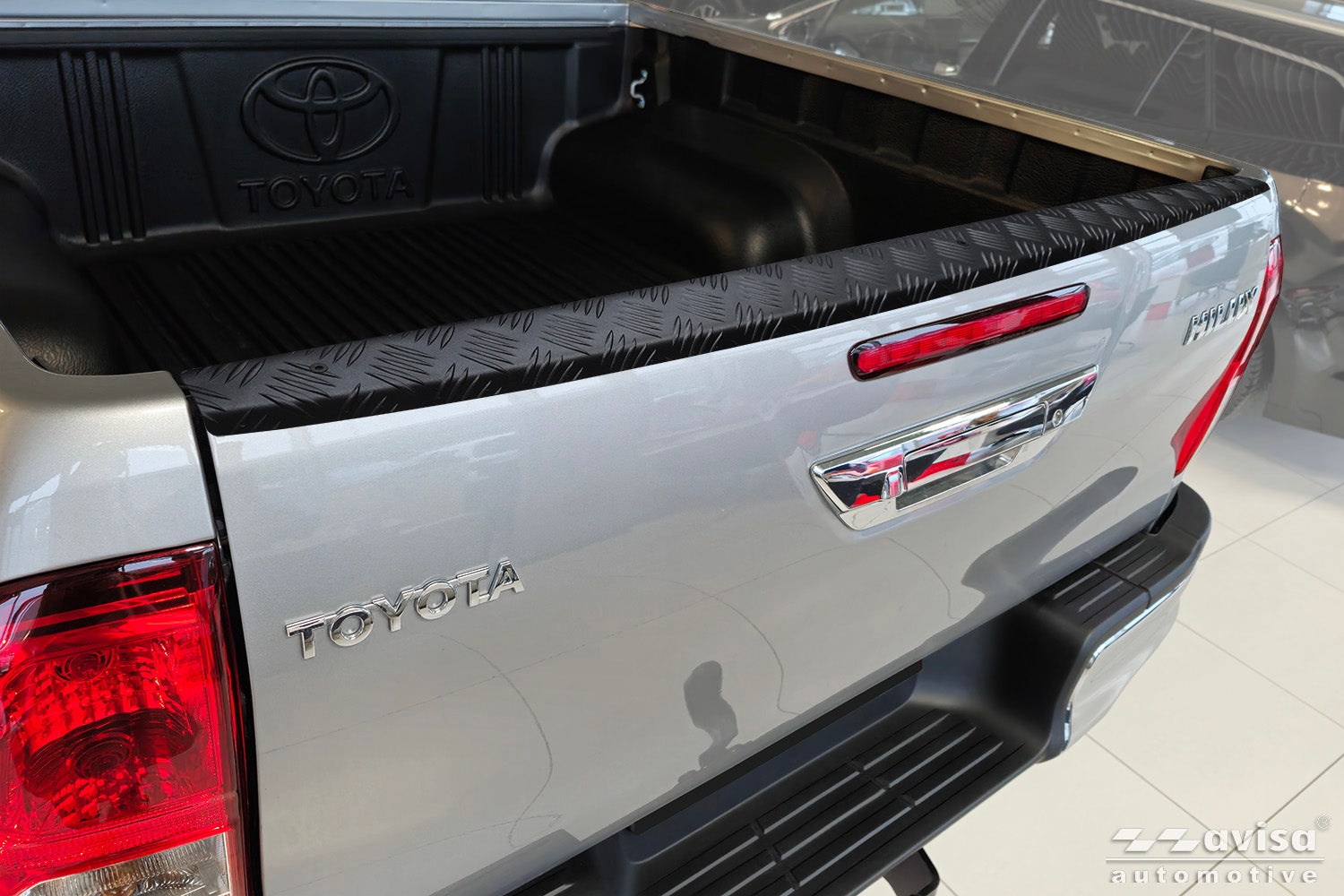 Bakre kant-/skyddslist Toyota Hilux VIII facelift 2020+ – Svart – detaljbild 3