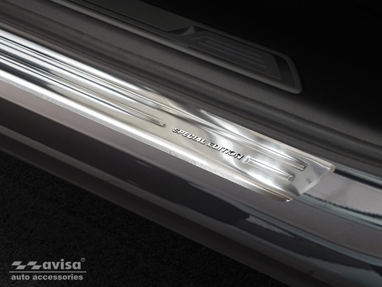 Tröskelskydd Special Edition Volkswagen Touareg III 2018–2023 facelift 2023+ – Silver satin (2/22241) – detaljbild 3