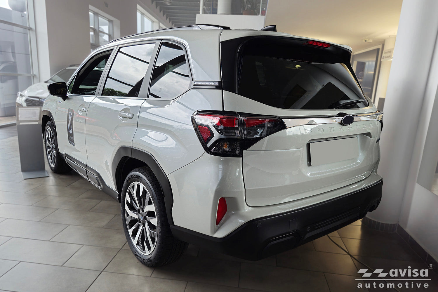 Bakluckelist Subaru Forester VI 2024+ – Spegelpolerat silver – detaljbild 2