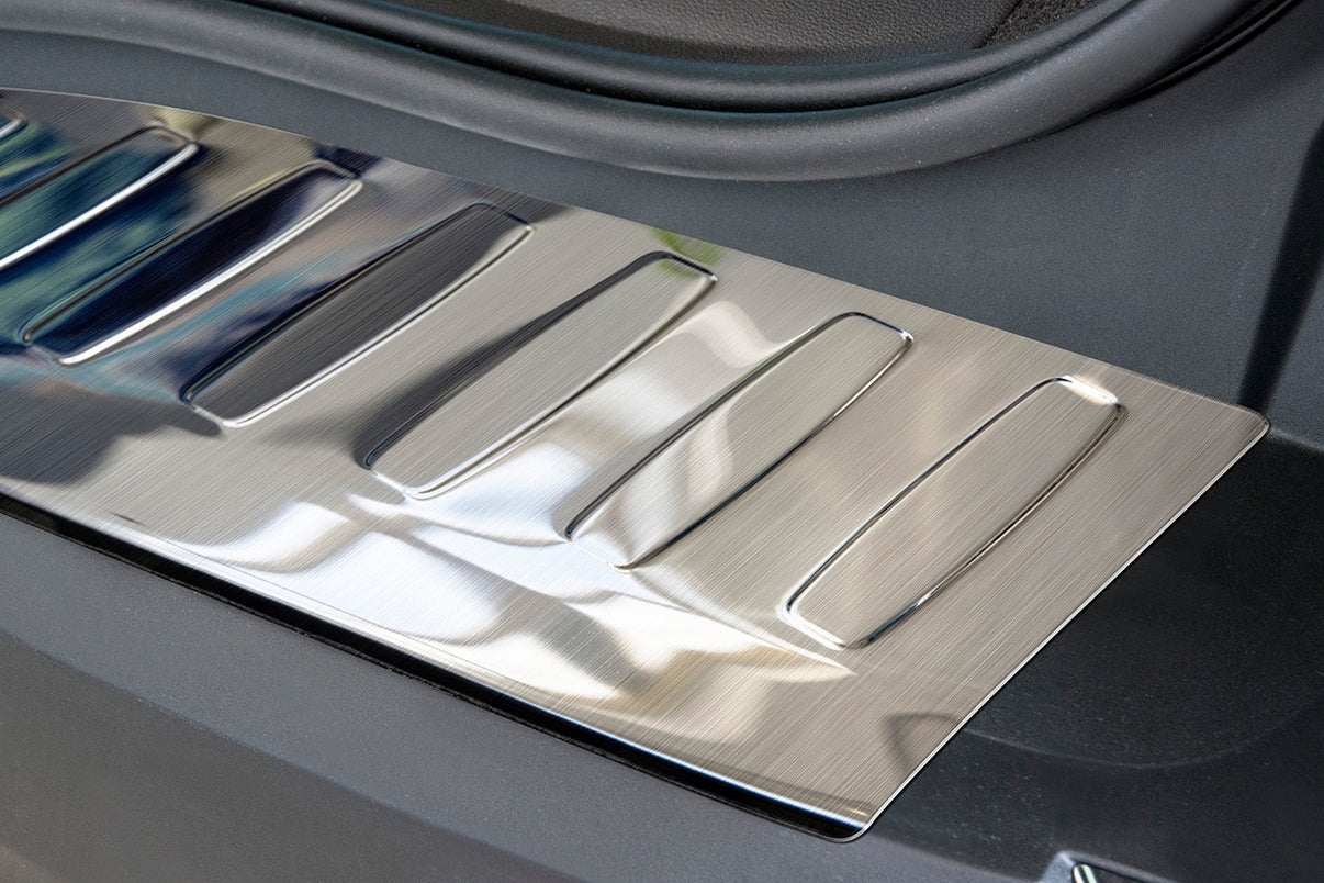 Lastskydd Renault Espace V Initiale 2015–2023 ( doesn’t fit to versionen med towing hook) – Silver satin