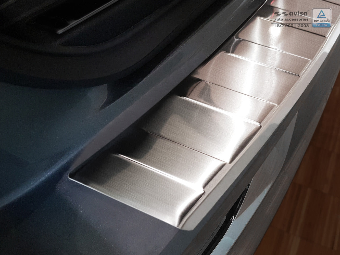 Lastskydd Volvo XC60 II/ R-Design 2017–2021, facelift 2021–2025, facelift 2025+ m.fl. – Silver satin – detaljbild 2