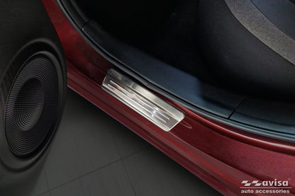 Tröskelskydd Lines Nissan Juke II 2019+ – Silver satin – detaljbild 2