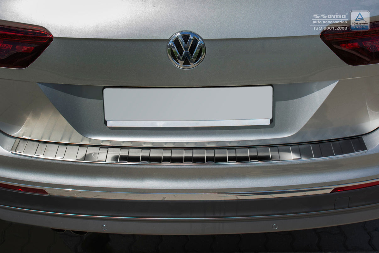 Lastskydd Volkswagen Tiguan II 2015–2020, facelift 2020+/ eHybrid 2020–2024 m.fl. – Silver satin – detaljbild 3