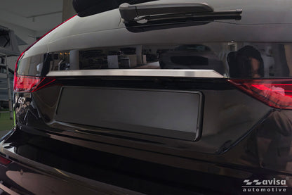 Bakluckelist Volvo V60 II 2018+ – Silver satin – detaljbild 3