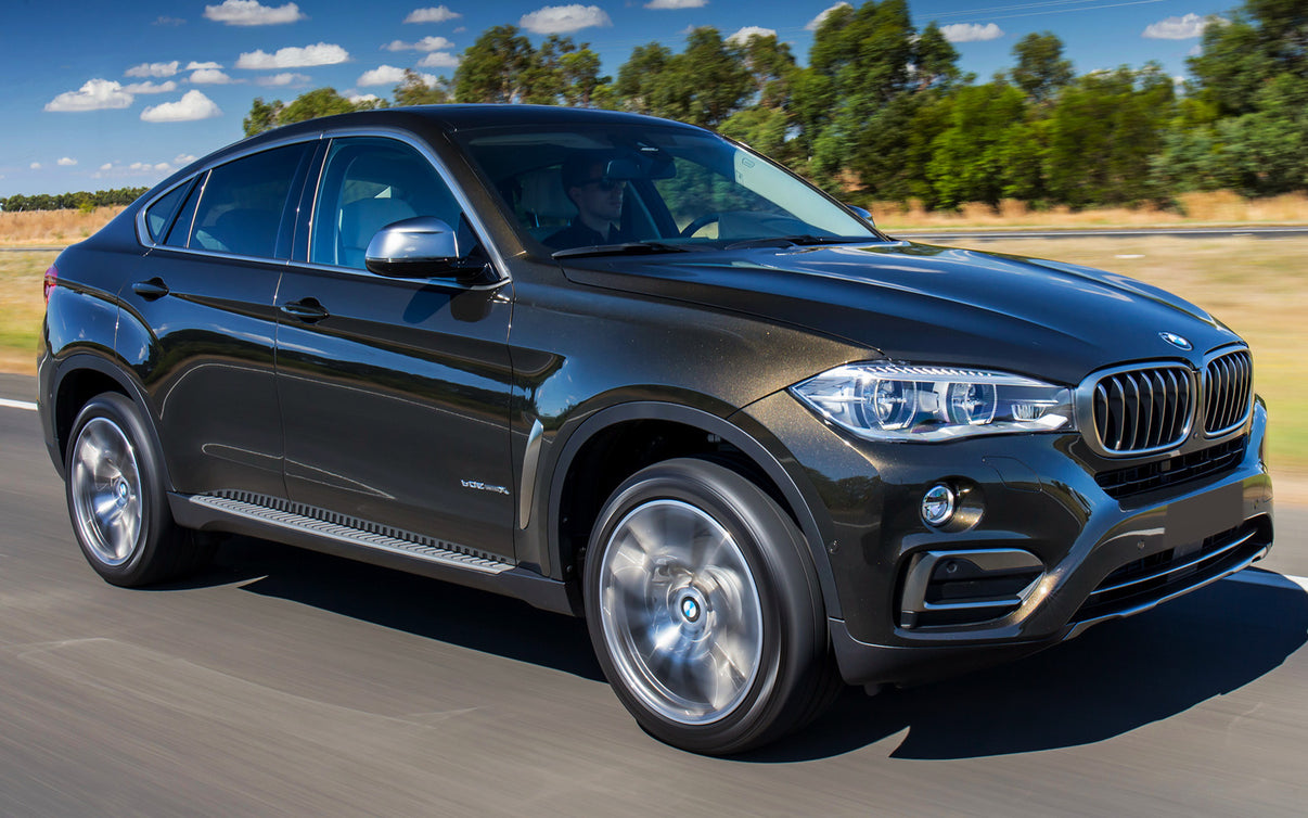 Lastskydd BMW X6 II F16 2014–2020 – Svart steel, Svart -Röd Kolfiber – detaljbild 2