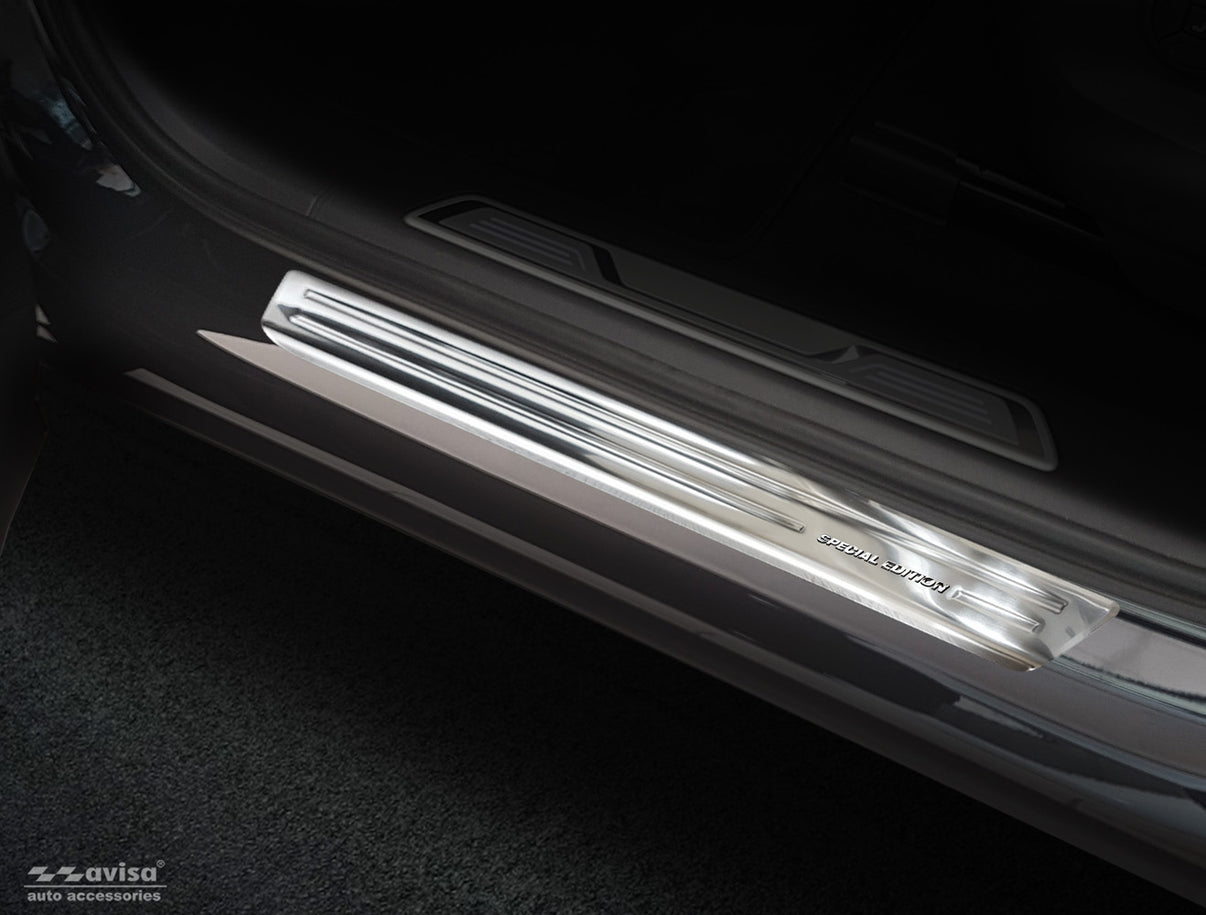 Tröskelskydd Special Edition Volkswagen Touareg III 2018–2023 facelift 2023+ – Silver satin (2/22241) – detaljbild 2