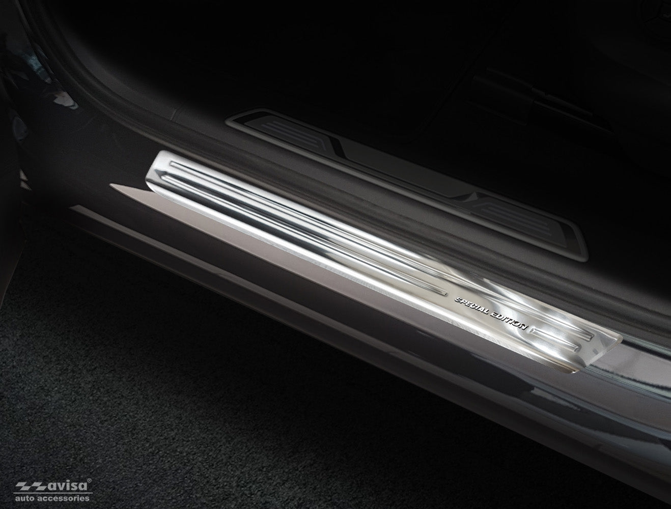 Tröskelskydd Special Edition Volkswagen Touareg III 2018–2023 facelift 2023+ – Silver satin (2/22241) – detaljbild 2
