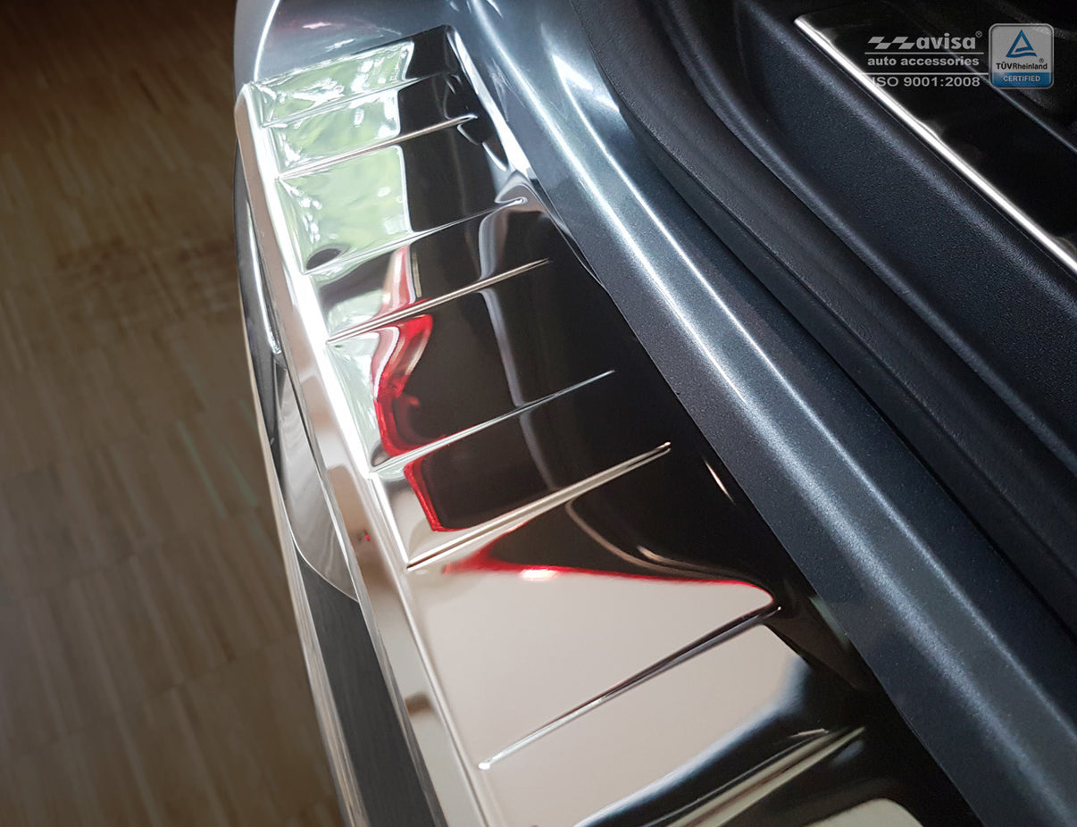 Lastskydd Volvo XC60 II/ R-Design 2017–2021, facelift 2021–2025, facelift 2025+ m.fl. – Spegelpolerat silver – detaljbild 2