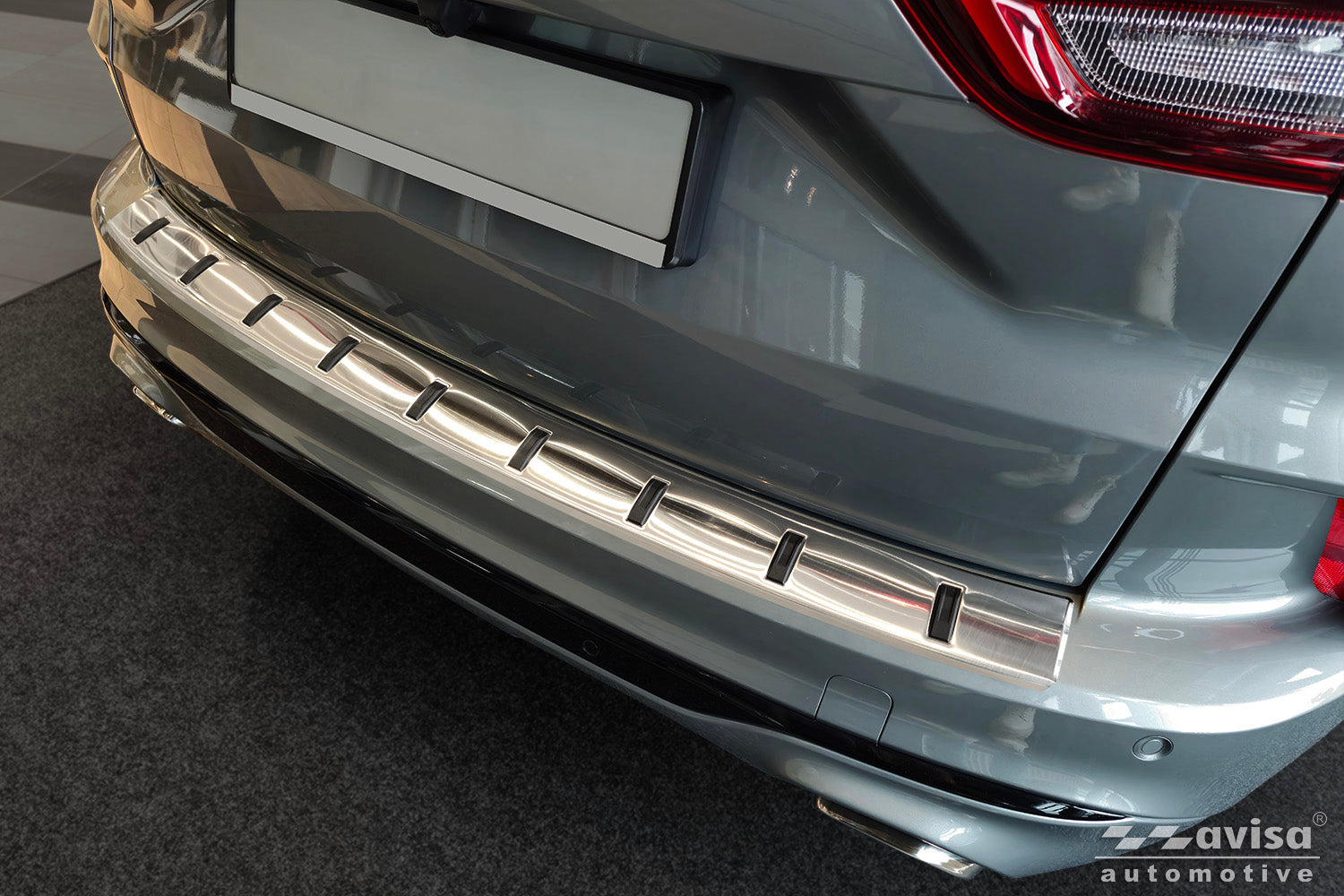 Lastskydd Strong Edition Ford Kuga III ST-Line/ Hybrid/ Vignale 2019–2024, facelift 2024+ – Silver satin – detaljbild 3