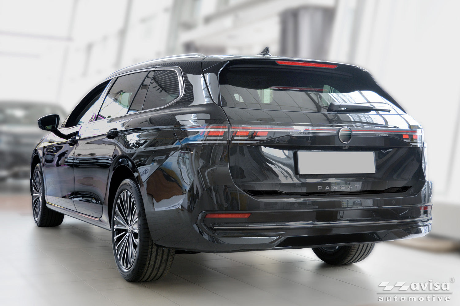 Bakluckelist Volkswagen Passat B9 Variant 2024+ – Spegelblank svart – detaljbild 2