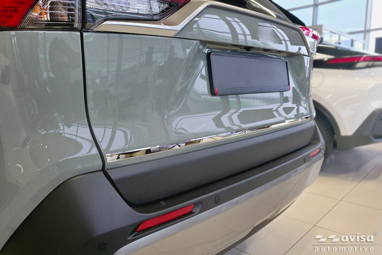 Bakluckelist Toyota RAV4 V generation/ Hybrid 2018+ ( fits version PHEV GR ) – Spegelpolerat silver – detaljbild 3