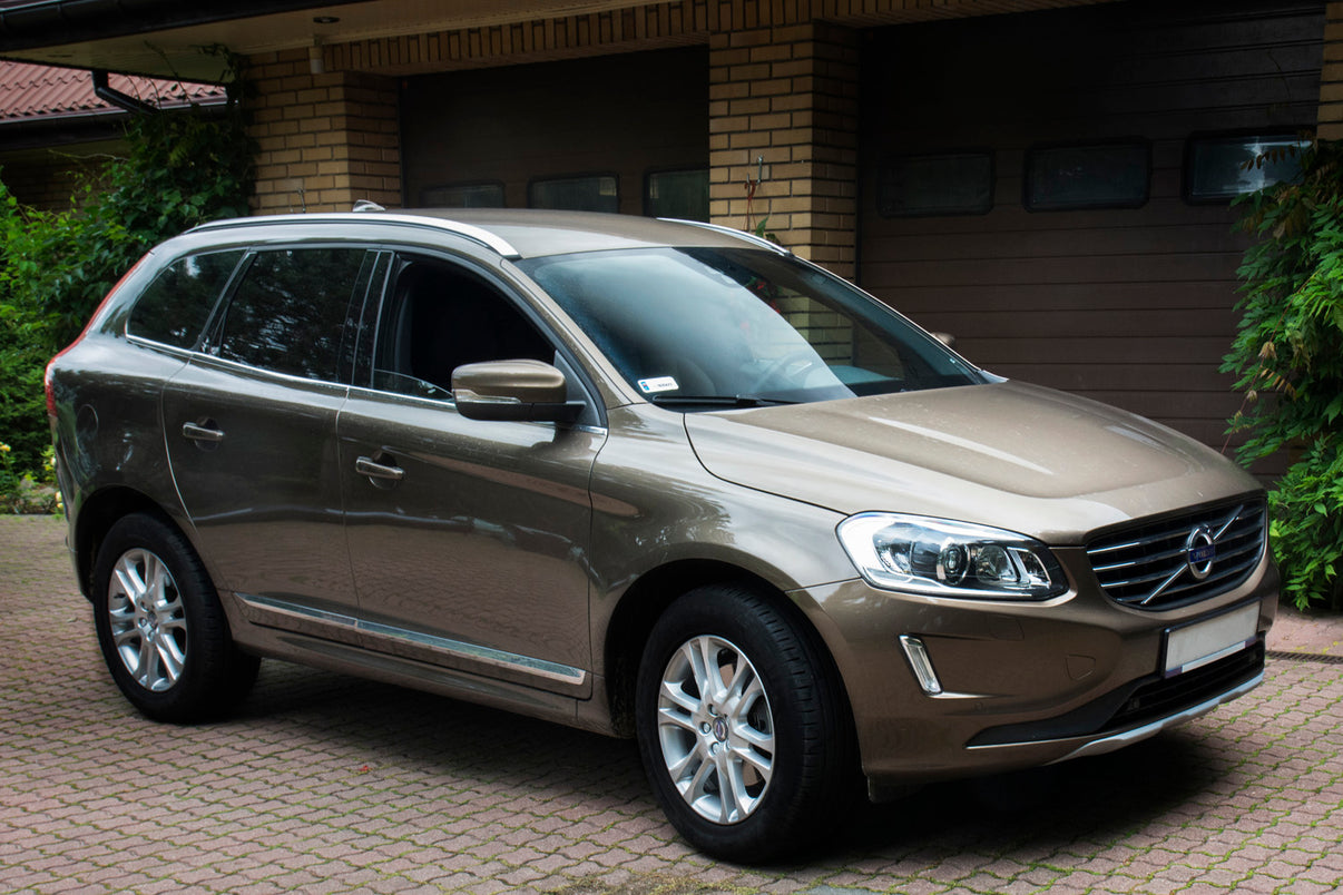 Lastskydd Volvo XC60 2013–2017 – Svart steel, Röd&Svart Kolfiber – detaljbild 3