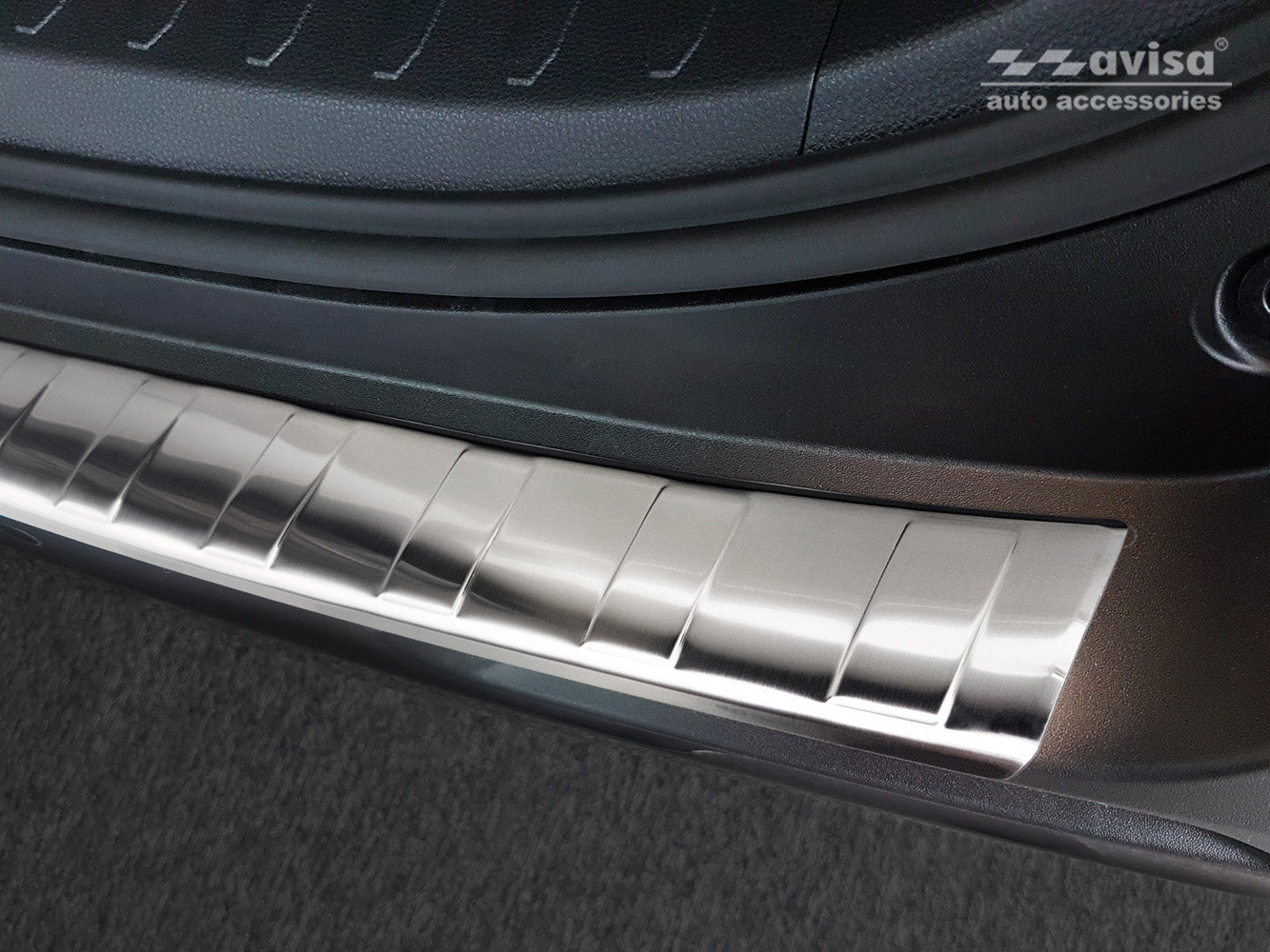 Lastskydd Suzuki Across 2020+ / Toyota RAV4 V generation/ Hybrid 2018–2026 (fits also to PHEV GR version ) – Silver satin – detaljbild 2