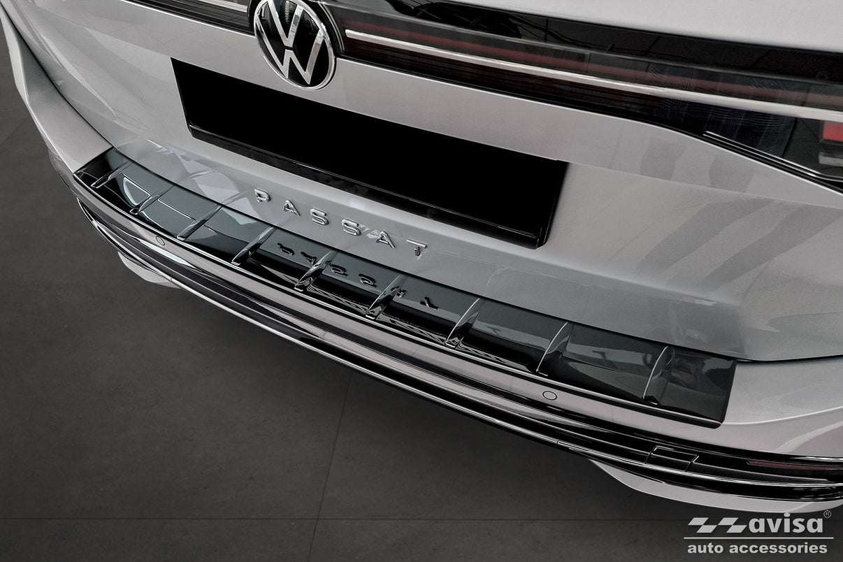 Lastskydd Volkswagen Passat B9 Variant/ R-line/ Hybrid 2024+ – Spegelblank svart – detaljbild 3
