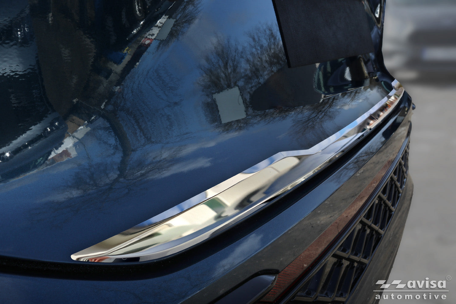 Bakluckelist Volkswagen Tayron II 2025+ – Spegelpolerat silver – detaljbild 3