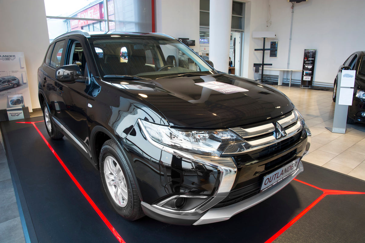 Lastskydd Mitsubishi Outlander III facelift 2015–2017, facelift 2017–2022 a special version med a cut for parking sensors m.fl. – Silver satin – detaljbild 3