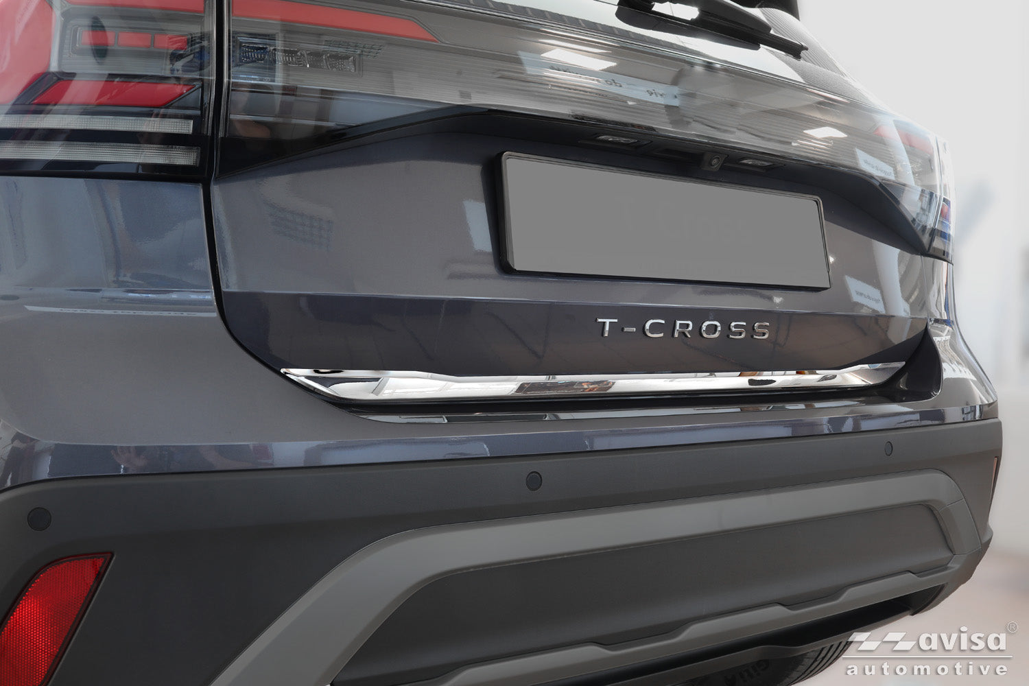 Bakluckelist Volkswagen T-Cross 2018–2024, facelift 2024+ – Spegelpolerat silver – detaljbild 3